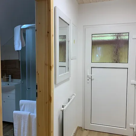 Pod Pecí 3* Lenora