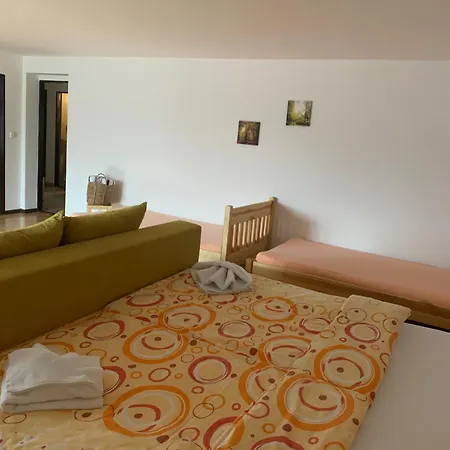 بيت ريفي Pod Peci Lenora