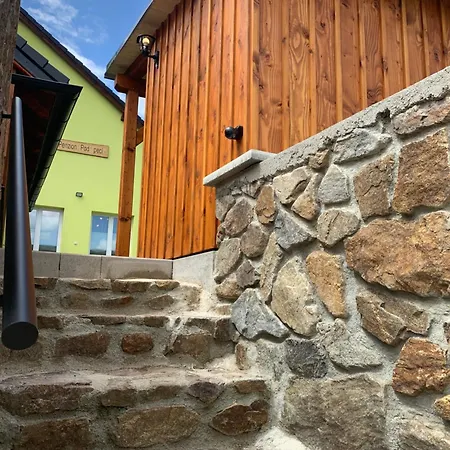 Pod Pecí 3* Lenora