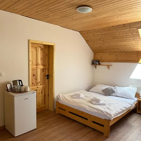 Pod Pecí Lenora